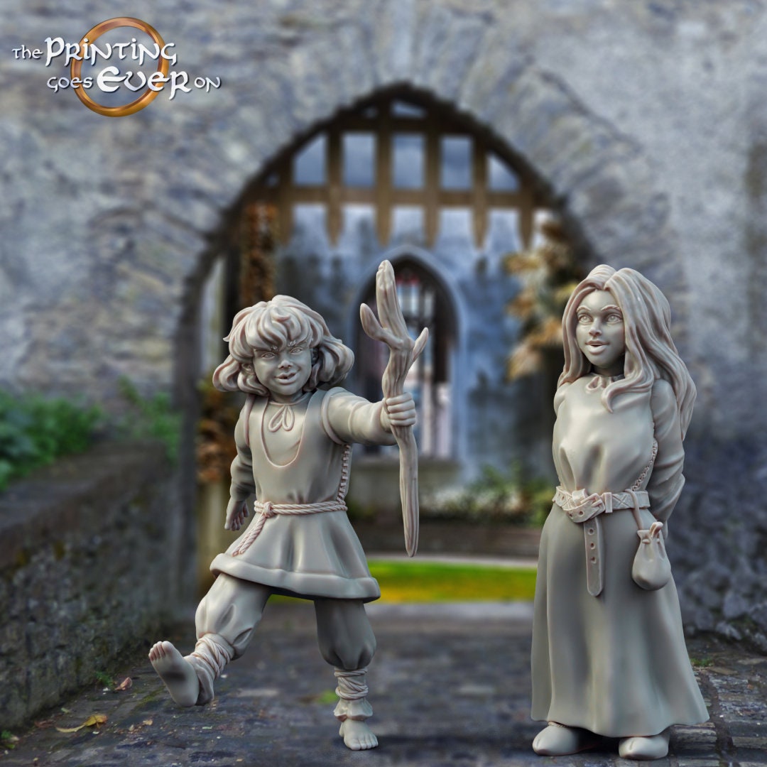 Medieval Citizens of Whitcaester Children 28mm dnd dungeon and dragons fantasy wargaming scatter terrain Pathfinder tabletop games